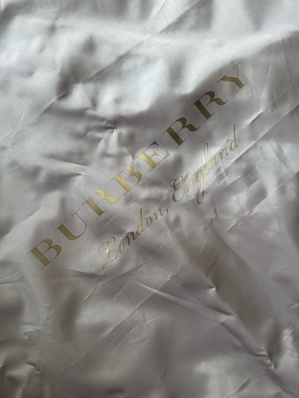 100% Authentic Burberry London England Luxurious Garment Bag British Khaki 607